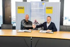 aining-between-bmw-motorrad-and-adac-02-202-2250px.webp