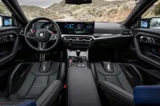 -bmw-m2-zandvoort-blue-on-location-interior-2250px.webp