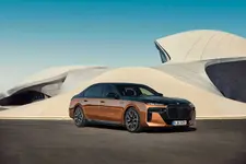 P90500600-the-bmw-i7-m70-xdrive-04-2023-2248px.webp