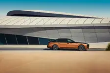 P90500605-the-bmw-i7-m70-xdrive-04-2023-2248px.webp