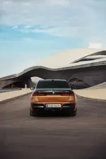 P90500612-the-bmw-i7-m70-xdrive-04-2023-1000px.webp