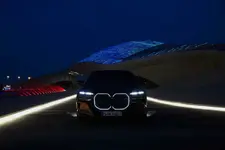 P90500625-the-bmw-i7-m70-xdrive-04-2023-2248px.webp