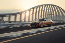 P90500819-the-bmw-i7-m70-xdrive-04-2023-2249px.webp