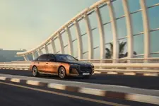 P90500822-the-bmw-i7-m70-xdrive-04-2023-2249px.webp
