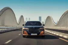 P90500829-the-bmw-i7-m70-xdrive-04-2023-2249px.webp