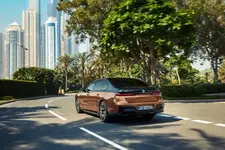 P90500845-the-bmw-i7-m70-xdrive-04-2023-2250px.webp