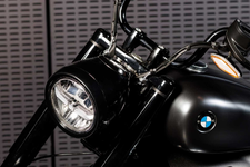 P90503581-bmw-r-18-roctane-studio-05-2023-2250px.webp
