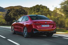 0-the-new-bmw-i5-m60-xdrive-driving-05-2023-2250px.webp