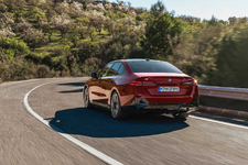 4-the-new-bmw-i5-m60-xdrive-driving-05-2023-2250px.webp