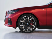 5-m60-xdrive-in-the-studio-close-up-05-2023-1999px.webp
