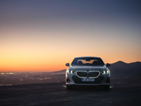 -the-new-bmw-i5-edrive40-still-shot-05-2023-2000px.webp