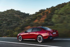 1-the-new-bmw-i5-m60-xdrive-driving-05-2023-2250px.webp