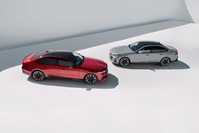 -new-bmw-5-series-sedan-family-shot-05-2023-2250px.webp
