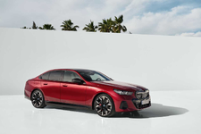 m60-xdrive-in-the-studio-still-shot-05-2023-2250px.webp