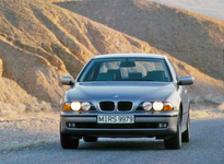 P90504618-bmw-5-series-sedan-e39-05-2023-2045px.webp