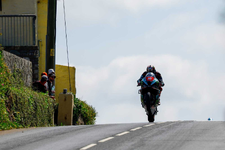 -motorrad-motorsport-iomtt-monster-energy-b-2250px.webp