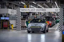3-2023-vehicle-production-mini-plant-oxford-2250px.webp