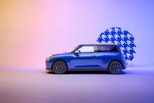 P90518440-mini-cooper-se-09-2023-2250px.webp
