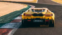 Lamborghini Revuelto review-16.webp