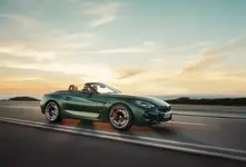 i-with-manual-gearbox-driving-shots-01-2024-2201px.webp