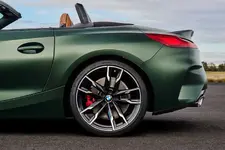 w-z4-m40i-with-manual-gearbox-still-01-2024-2250px.webp