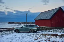 -bmw-i5-edrive40-touring-still-shot-02-2024-2248px.webp