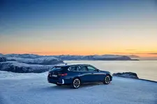 -bmw-520d-xdrive-touring-still-shot-02-2024-2248px.webp