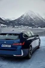ew-bmw-520d-xdrive-touring-close-up-02-2024-1000px.webp