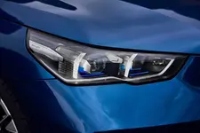 ew-bmw-520d-xdrive-touring-close-up-02-2024-2250px.webp