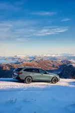 -bmw-i5-edrive40-touring-still-shot-02-2024-1000px.webp