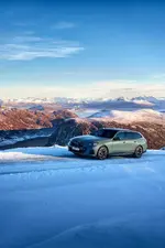 -bmw-i5-edrive40-touring-still-shot-02-2024-1000px.webp