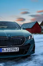 new-bmw-i5-edrive40-touring-close-up-02-2024-999px.webp