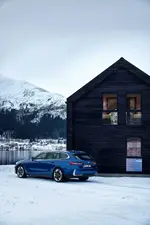 -bmw-520d-xdrive-touring-still-shot-02-2024-1000px.webp