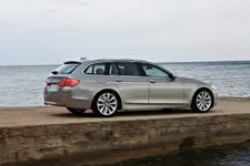 P90537411-the-bmw-5-series-touring-f11-2250px.webp
