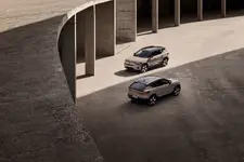 323391_Volvo_EC40_and_Volvo_EX40.webp