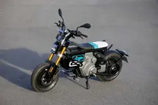 90538220-bmw-ce-02-highline-version-02-2024-2250px.webp