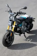 90538228-bmw-ce-02-highline-version-02-2024-1000px.webp