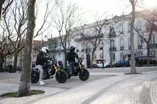 90538122-bmw-ce-02-highline-version-02-2024-2250px.webp