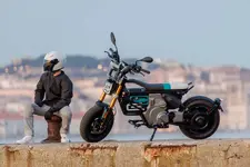 90538176-bmw-ce-02-highline-version-02-2024-2248px.webp