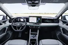DB2023AU01049_large.webp
