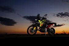 173-the-bmw-f-900-gs-on-road-stills-02-2024-2248px.webp
