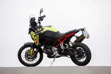 195-the-bmw-f-900-gs-on-road-stills-02-2024-2250px.webp