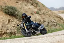 -the-bmw-r-12-ninet-riding-pictures-02-2024-2250px.webp