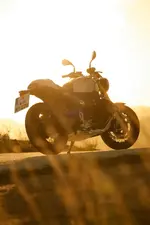 P90539467-the-bmw-r-12-ninet-stills-02-2024-1000px.webp