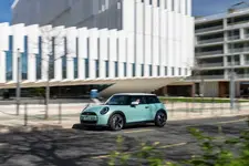 P90542417-mini-cooper-s-04-2024-2250px.webp