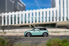 P90542419-mini-cooper-s-04-2024-2250px.webp