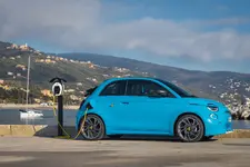 New Abarth 500e_blue (14).webp