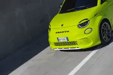 New Abarth 500e_green (07).webp