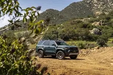 2025_Toyota_4Runner_Trailhunter_Everest_01-scaled.webp