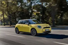 P90537185-mini-cooper-e-02-2024-2250px.webp